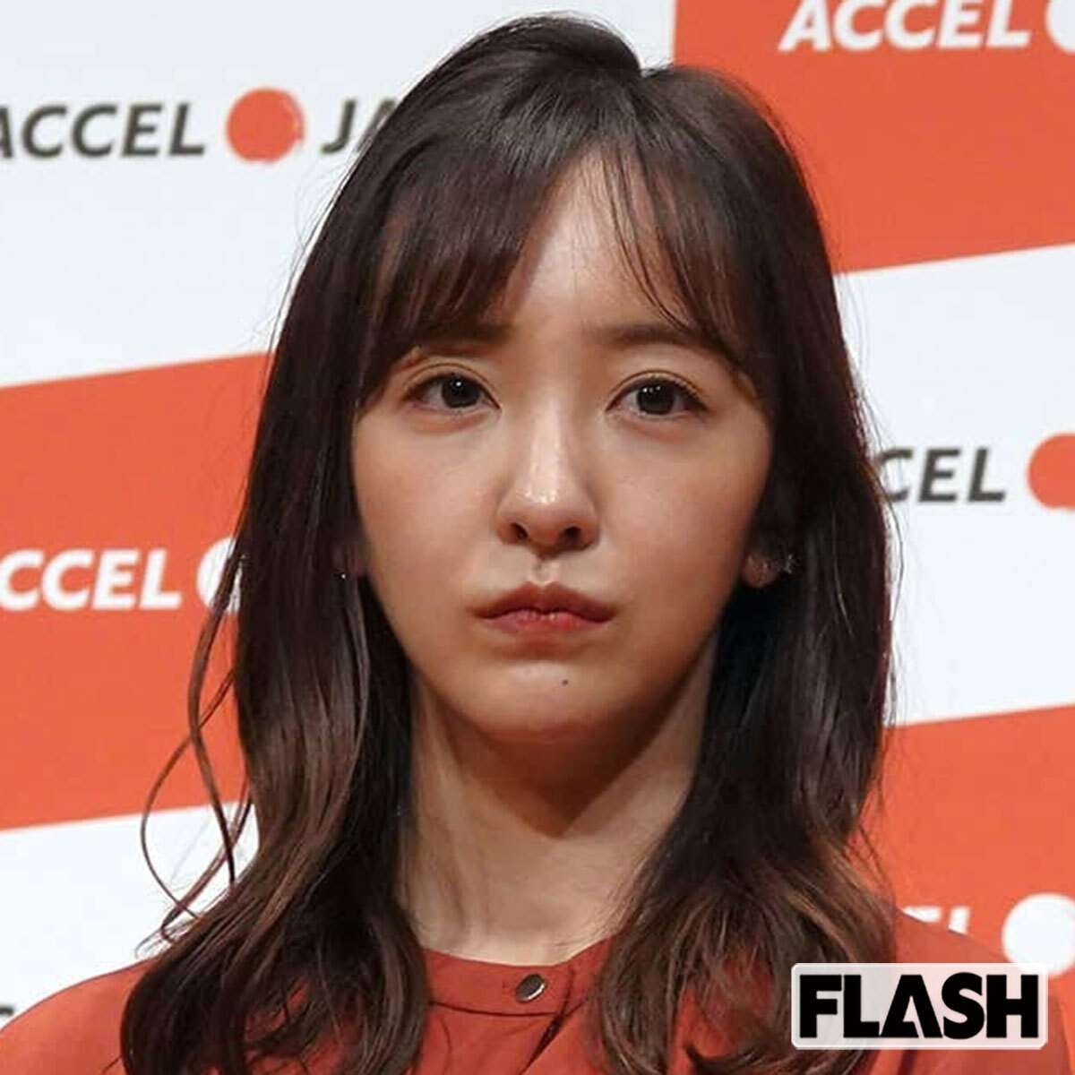 元AKB48・板野友美、1泊100万円超「豪遊社員旅行」で30万円バレンシアガ贈呈も… 年俸減の夫に同情集まる