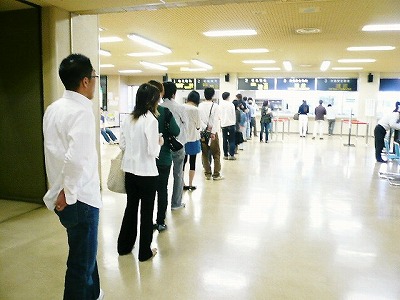 【悲報】免許更新に行ったワイ、この国はジジババが足を引っ張ってると確信する・・・