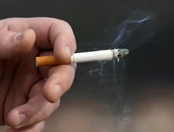 【画像】女さん「近くに妊婦さんいるからタバコ吸うのやめなよ！」