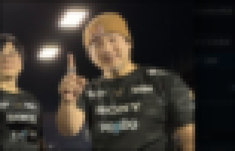 【画像】格ゲー界のレジェンドウメハラ、別人級に変わってしまう