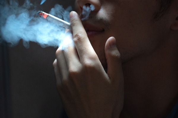 マンション管理会社「苦情来てるから換気扇の下でタバコ吸うのやめてね」ワイ「じゃあ喫煙所作ってね」⇒結果！！