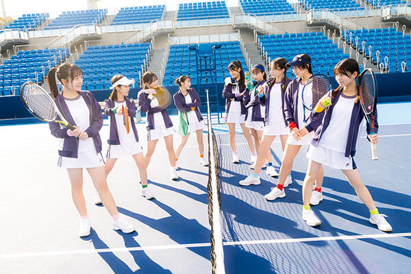 【画像】平均年齢16.5歳のロリアイドルの薄着ショットwww