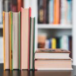 「チェンソーマン」「鬼滅の刃」「呪術廻戦」「ワンパンマン」「黒執事」「DEATH NOTE」「FAIRY TAIL」が学校の図書室から撤去される