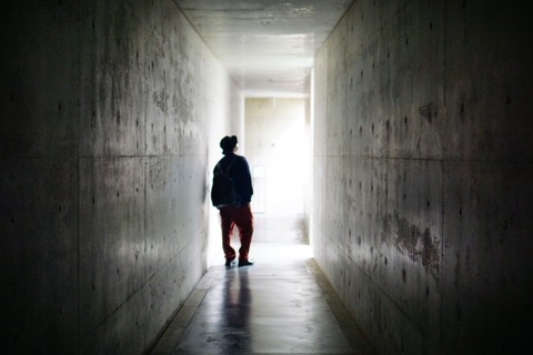 【警告】警察『独身男性、”こういう格好”でよく死んでる』⇒！！