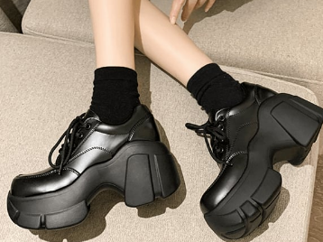 【衝撃】第　３　次　厚　底　ブ　ー　ム　到来www