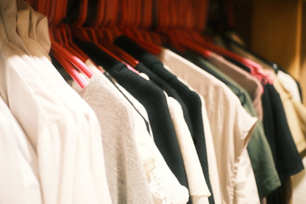 ユニクロ柳井「店長の平均年収は1000万」→店長「絶対嘘。そんなに貰ってない！」→柳井「店長の平均年収は500万円前後、私の言っている店長はスーパースター店長！」⇒！