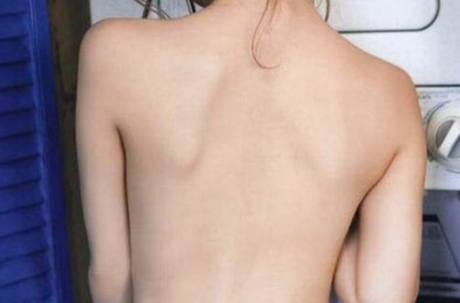 【画像】夏の札幌の女、服装がエロすぎるwww