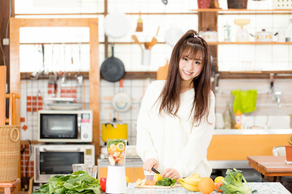 【悲報】登録者37万人の料理系YouTuber、給食業者にレシピをパクられボロボロに…