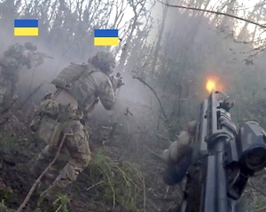 【動画】ロシア軍が陣取る塹壕を襲撃したウクライナ兵のPOV（長編）