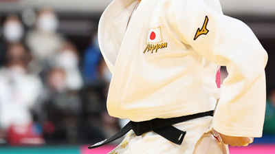 【画像】女子柔道の重量級、体格ゲーになって終わるwww