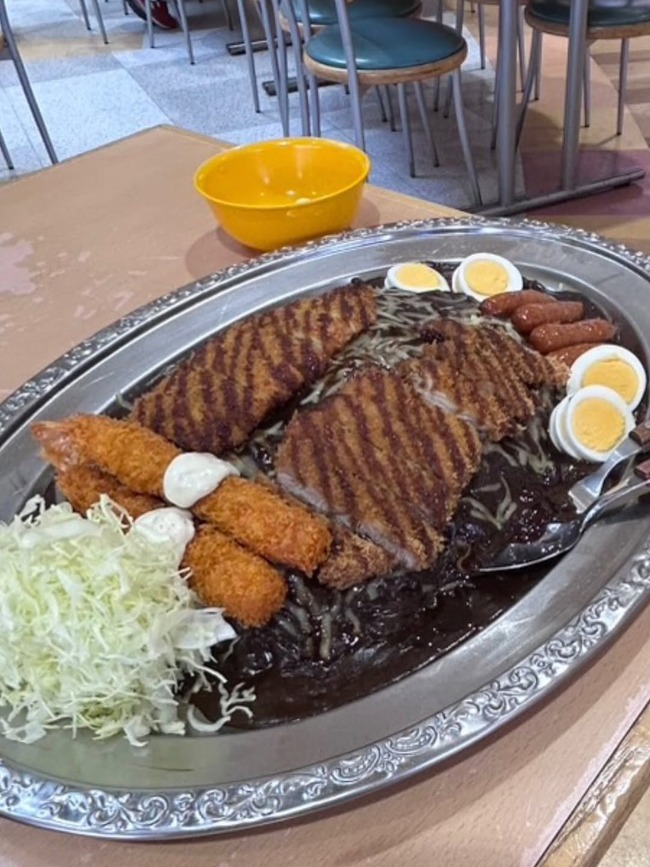 【画像】ゴーゴーカレー八戸店にて「伝説」、生まれるwww