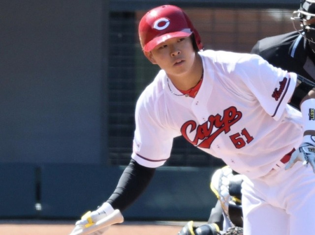 カープドラ1平川蓮、プロ初打点！代打秋山が3塁打からホームイン！！