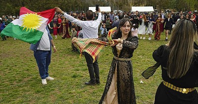 【悲報】クルド人のお祭りに出動した愛国者さん、返り討ちに合う・・・・