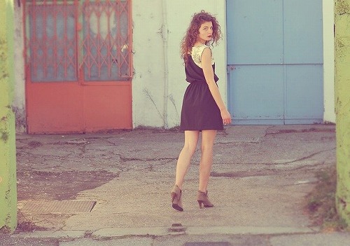 【動画】女さん「この歩き方する奴、ADHDねw」