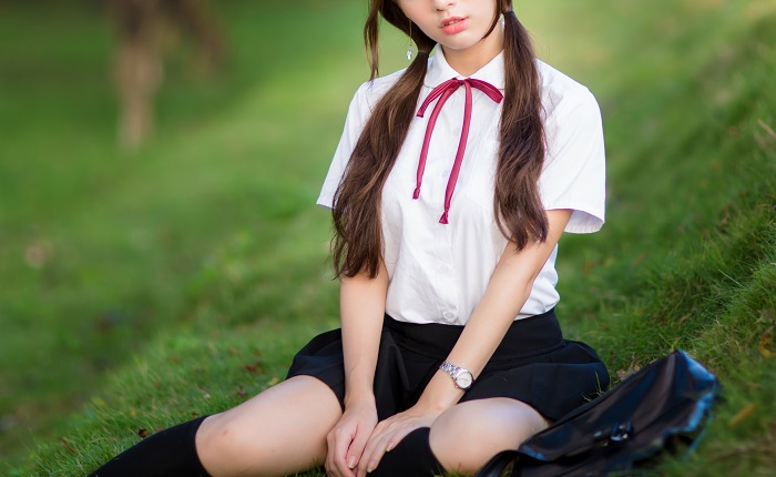 【画像】雪遊びするJKのパンチラｗｗｗ