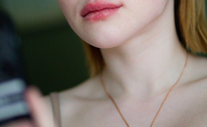 【画像】SNSにドスケベすぎるお乳を晒す女たちｗｗｗ