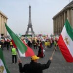 革命防衛隊の位置をイスラエルに密告して空爆してもらう遊びがイラン人の間で流行る