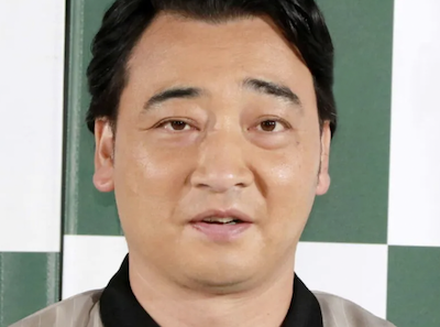 【衝撃】ロケバス内でパンツを下ろし、頭を押さえつけ…元ジャンポケ斉藤慎二の不同意性交裁判、被害女性が証言した「不同意の口腔性交」の詳細がガチでキモすぎる…