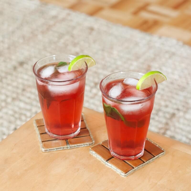 40歳の俺が27歳の女に告白された。でも俺は結婚には興味がない。　彼女「私のこと、なんとも思わないんですか？」俺「職場恋愛はちょっと嫌なんだ」なんと真に受けた彼女は仕事を辞めてしまい・・・