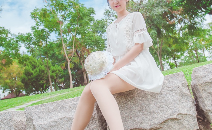 【画像】女子アナさん、衣装が透けてブラが見えてしまうｗ