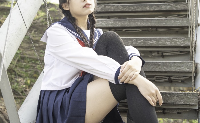 【画像】パンチラJKが階段に座ってたら、即ハメ不可避ｗｗｗ