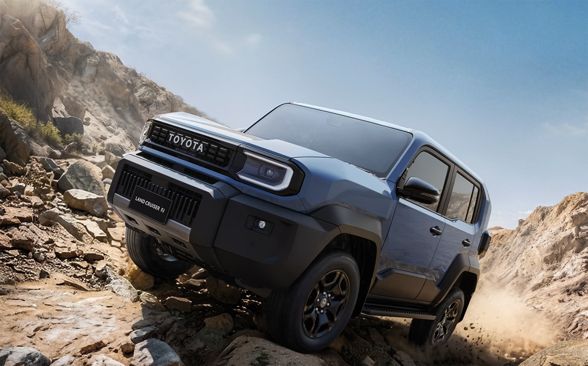 伝説の再臨。新型ランドクルーザーFJがタイにて先行発売、カローラクロス並みの価格で「本気」のオフロード体験が可能に