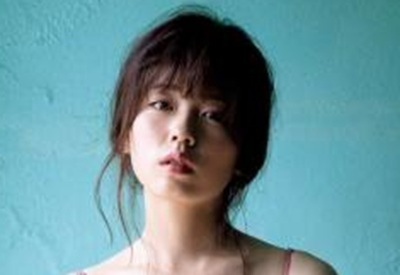 【画像】小芝風花の突き出た乳房、シコリティの高さが異常！