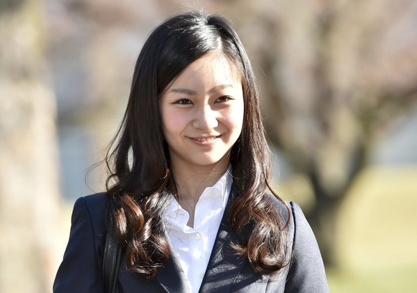 【画像】佳子さまのミニスカ姿がこちら→お前らの想像の何倍もヤバいwww