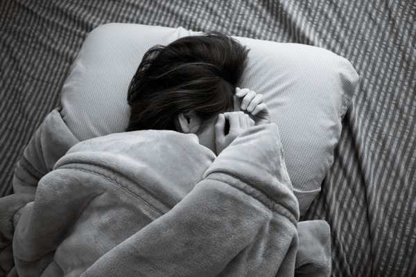 【画像】美人社員「遅刻したけど食堂で朝食！！！」上司「あのさぁ、飯よりまず謝罪しろよ！！！」⇒！