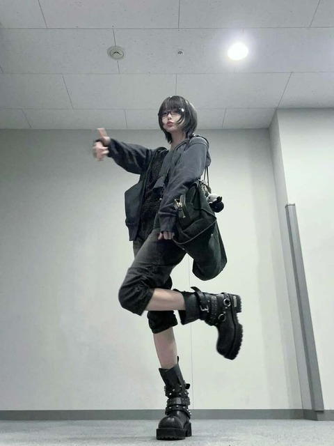 【画像】あのちゃんの私服、かわいいwww