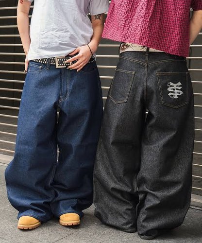 【画像】スキニーパンツ、ガチで流行開始してしまうwww