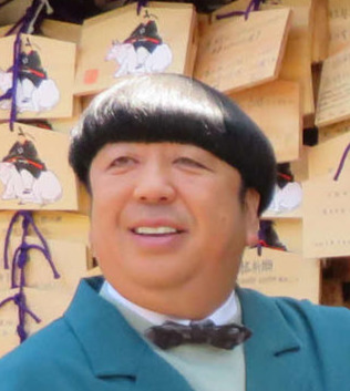 橋本環奈のマ●コ2時間クンニできたら10万円。