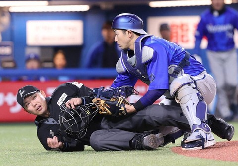 バット頭部直撃の川上審判員、まだ意識は回復せず…集中治療室から一般病棟へ