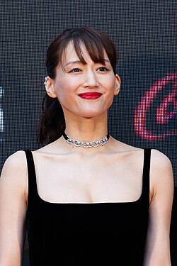 【神オーラ】綾瀬はるか、41歳の誕生日に銀座出没！ハイジュエリー巡りの姿が話題に