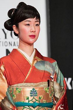 【誰この美人】黒木華の隣にいた42歳女優が話題沸騰「綺麗になった」「別人級」とSNS騒然