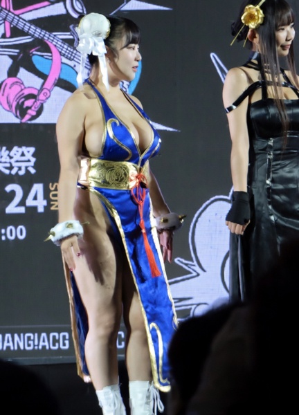 【画像】とんでもないお胸が見つかるwww