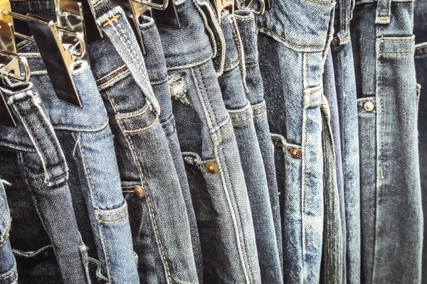 【画像あり】女さん「ネットで買ったデニムが届いた。私も苦しいしデニムも苦しんでる。」⇒！