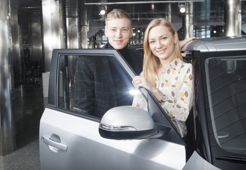 【画像】社長「納車式やるぞ。神主も2人呼んだ。」→→→→→！