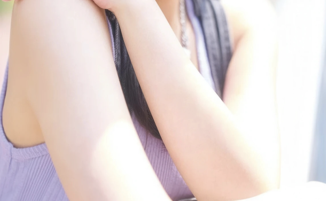 【画像】本田翼さん、Tシャツで透けたお乳房www