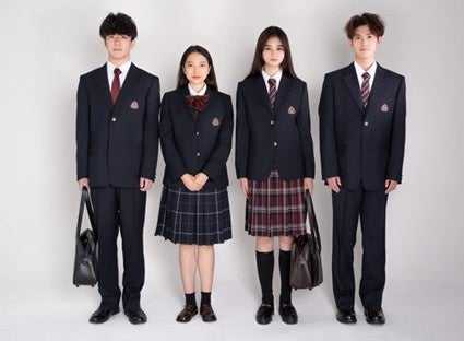 例の中学生モデル、昔のジュニアアイドルみたいなことしていた