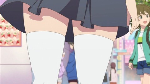 【画像あり】NHK「パンツ見えそうな制服JK」←こんなん許されてええんか？