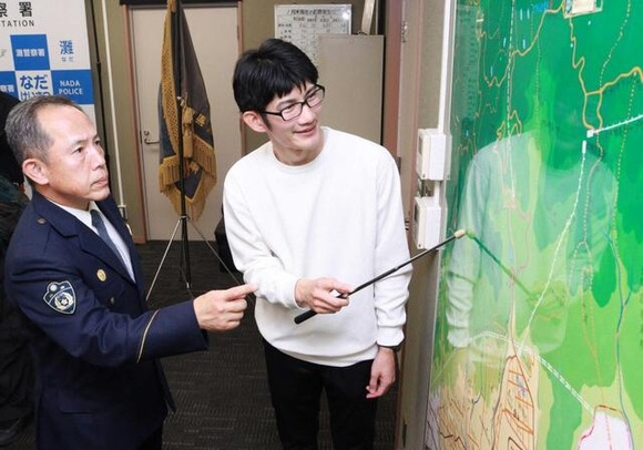 六甲山地で遭難の女子高校生　泣きながら「道が分からない」。登山中の看護師が救う