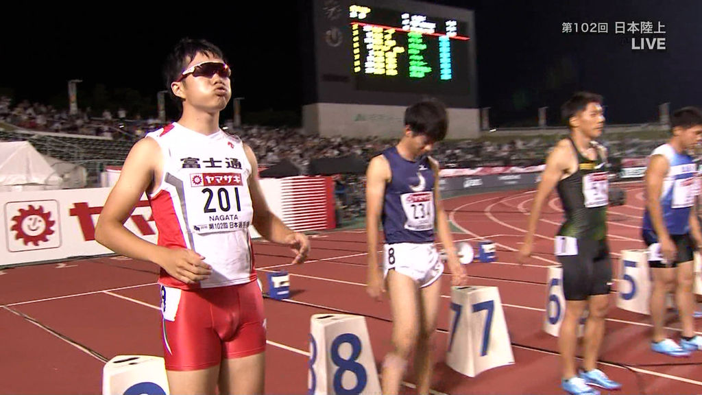 【画像】陸上選手さん、ノーパンで試合に臨みえっちな部分がくっきり映ってしまう・・・