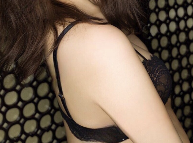 【画像】小芝風花さん、後背位で激しく突かれてしまうwww