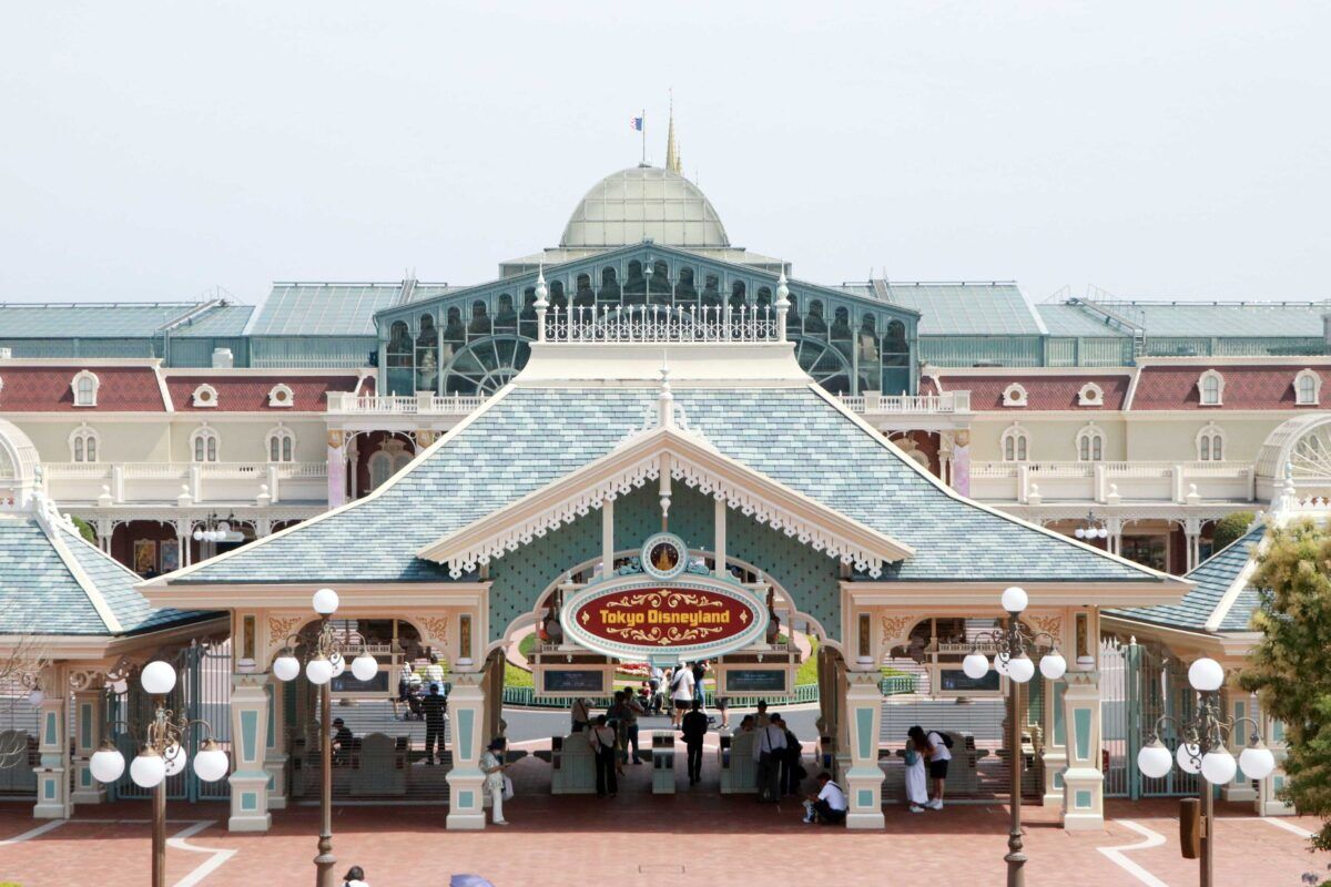 【動画】ネズミーランド、マンさんのあたシコ撮影会場と化すwww【２ｃｈ反応集】