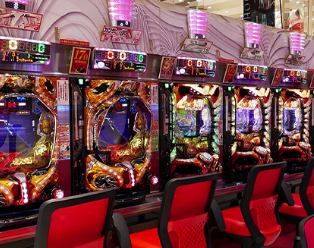 市職員さん(31)、パチンコ玉におしぼりで油を塗っているのがバレて逮捕www