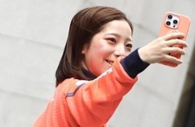 【最新画像】りくりゅうペア、がっつり万個を触ってると判明www