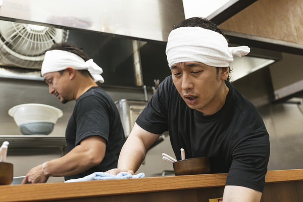 【悲報】エハラマサヒロ、ラーメン店の“ライス先出し”論争で一般人と泥沼レスバ！！！