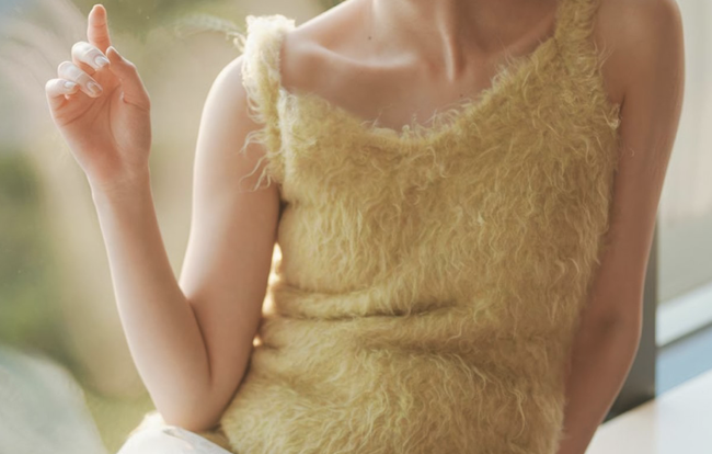 【画像】乳房が完全に『球』になってるグラドル、見つかるwww