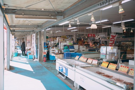 GW家族連れ「やっぱ漁港の海鮮丼は新鮮でおいしーね」